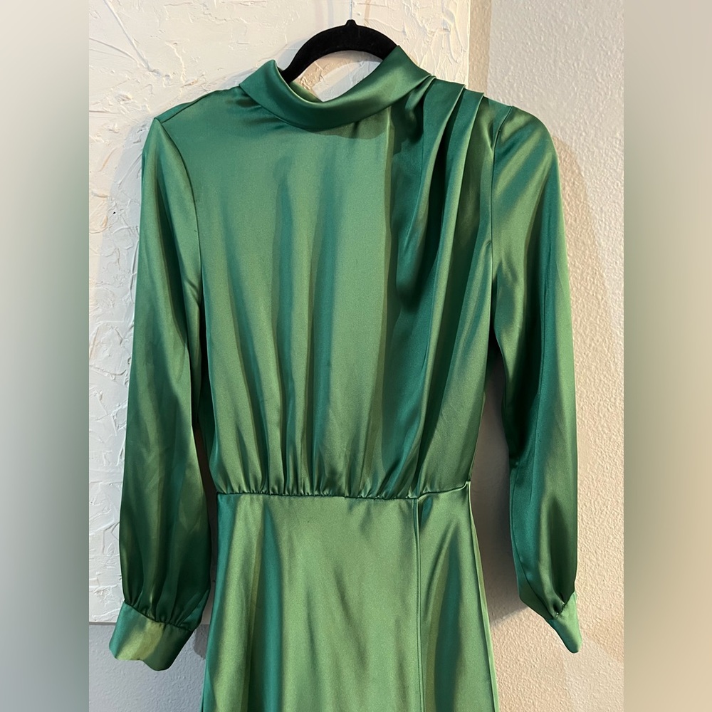 ZARA GREEN SATIN MIDI DRESS - Picture 3 of 10